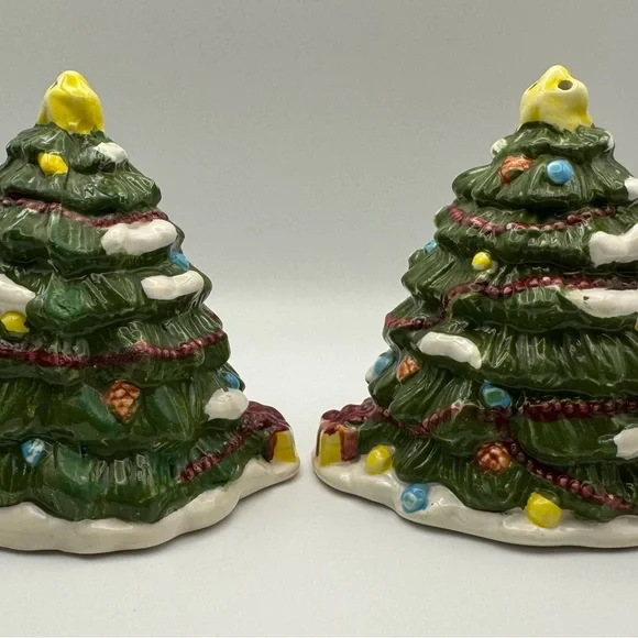Festive Ceramic Christmas Tree Salt and Pepper Shakers - Picture 4 of 5
